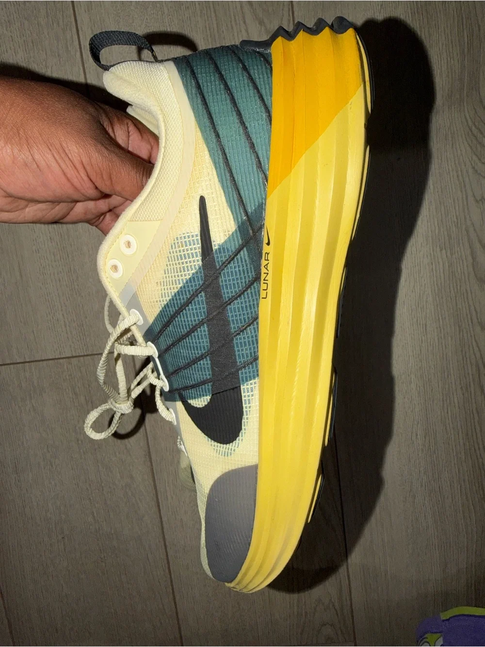 Nike lunar Yellow Cream and Black Lightweight Trainers